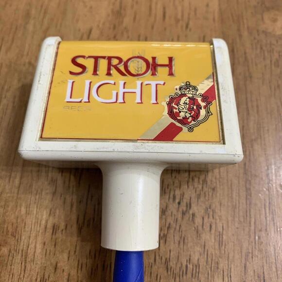 Stroh Light Beer Tap Handle White Plastic Angled 3 Inch Tall 03871​​ - Picture 2 of 4